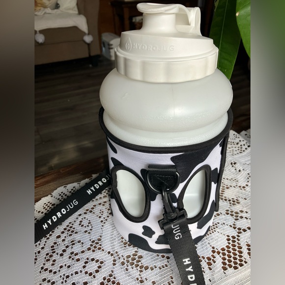 HydroJug Water Bottle with Black and White Sleeve - Picture 3 of 5